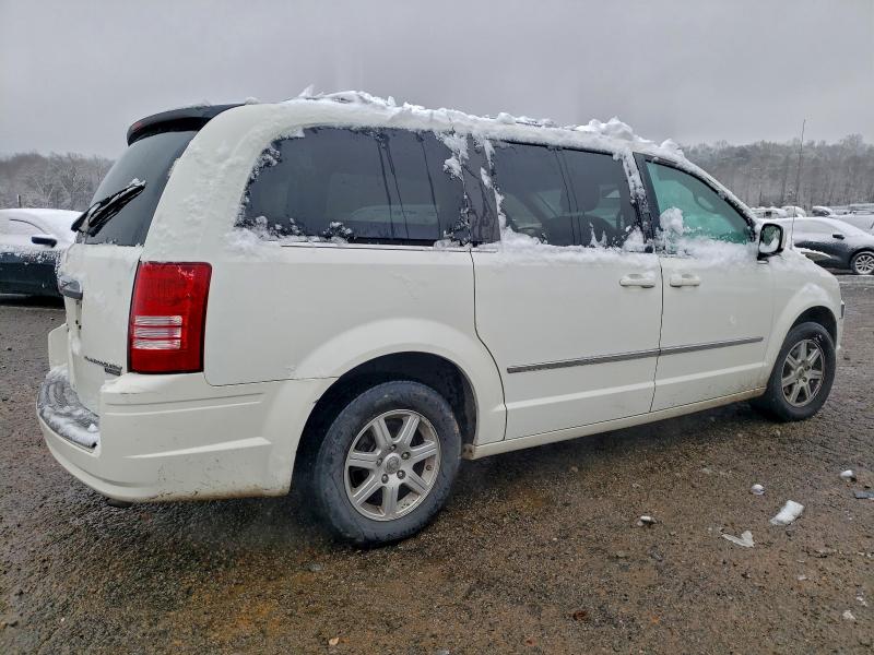 Photo 3 from auction – 2010 CHRYSLER TOWN & COU with VIN 2A4RR8DX9AR478714