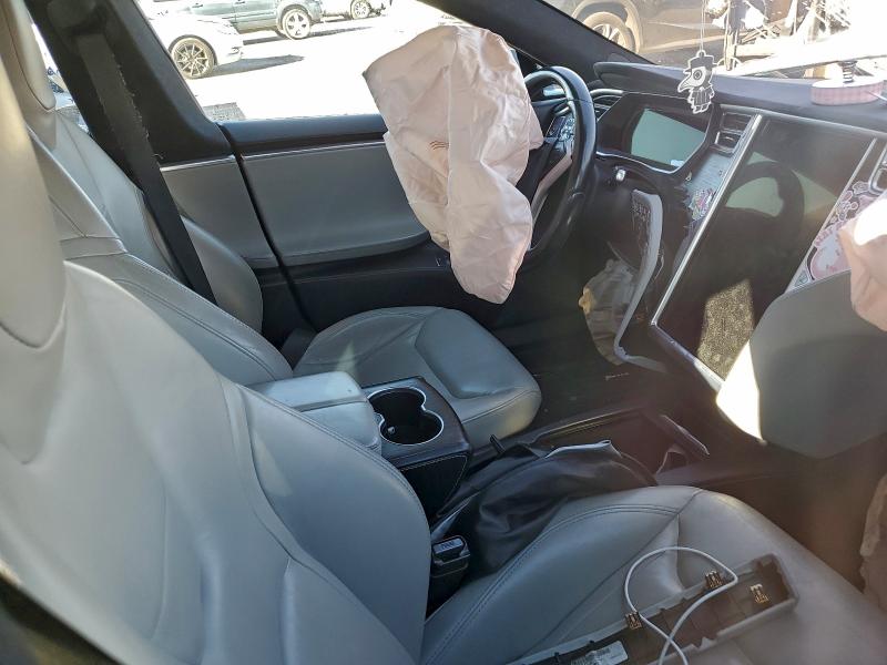 Photo 8 from auction – 2016 TESLA MODEL S with VIN 5YJSA1E27GF135378