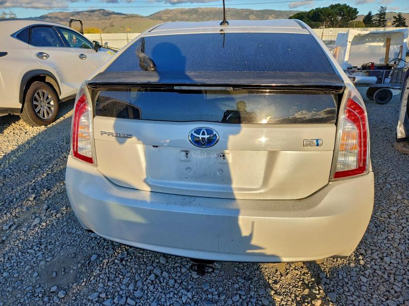 Photo 6 from auction – 2013 TOYOTA PRIUS with VIN JTDKN3DU2D5549684