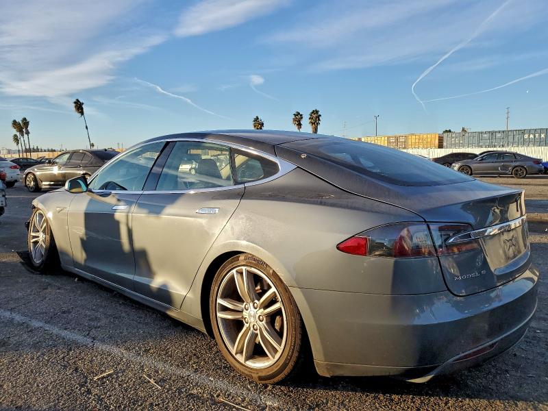 Photo 2 from auction – 2013 TESLA MODEL S with VIN 5YJSA1AG0DFP08473