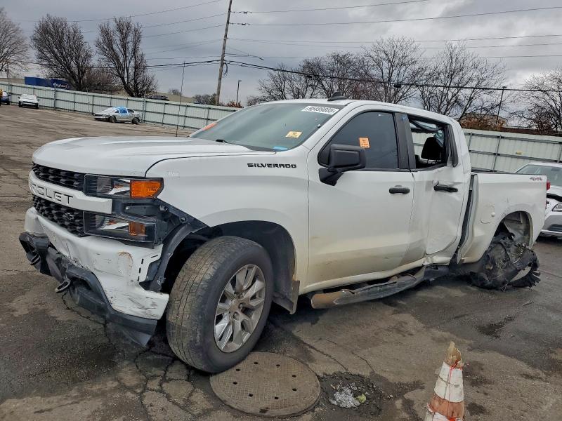 CHEVROLET SILVERADO 2021 with VIN 1GCPYBEH0MZ191888 - Photo from auction