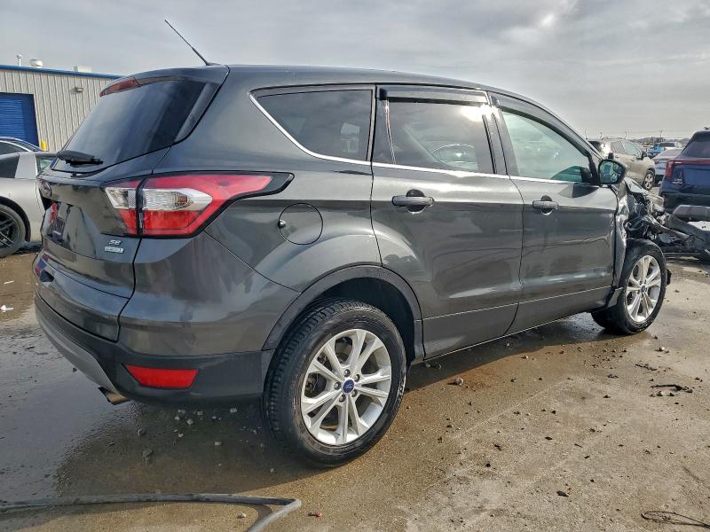 Photo 3 from auction – 2017 FORD ESCAPE SE with VIN 1FMCU0GD8HUC87310