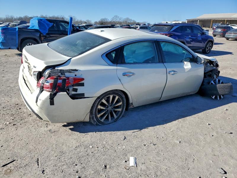 Photo 3 from auction – 2017 NISSAN ALTIMA with VIN 1N4AL3AP6HC154284