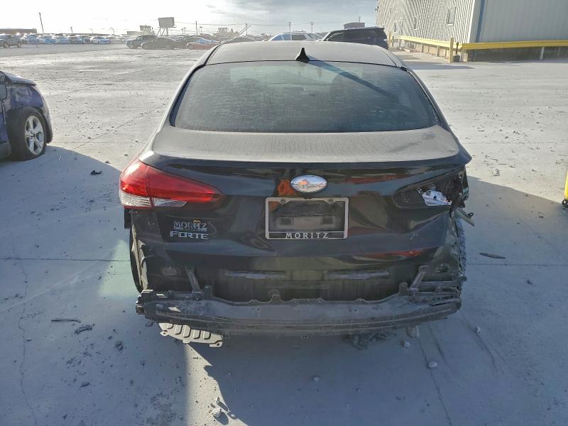 Photo 6 from auction – 2017 KIA FORTE LX with VIN 3KPFL4A76HE161427