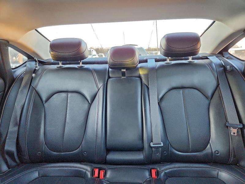 Photo 10 from auction – 2015 CHRYSLER 200 C with VIN 1C3CCCCB1FN686682