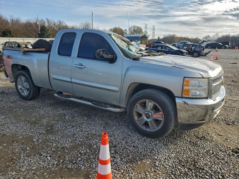 Photo 4 from auction – 2013 CHEVROLET SILVERADO with VIN 1GCRCSE06DZ107803