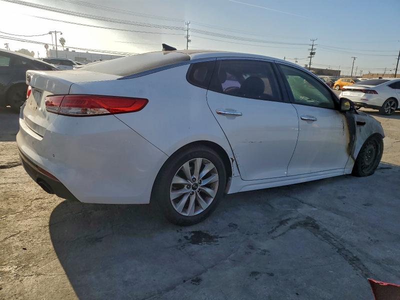 Фото 3 с аукциона – 2016 KIA OPTIMA EX с VIN 5XXGU4L38GG091902