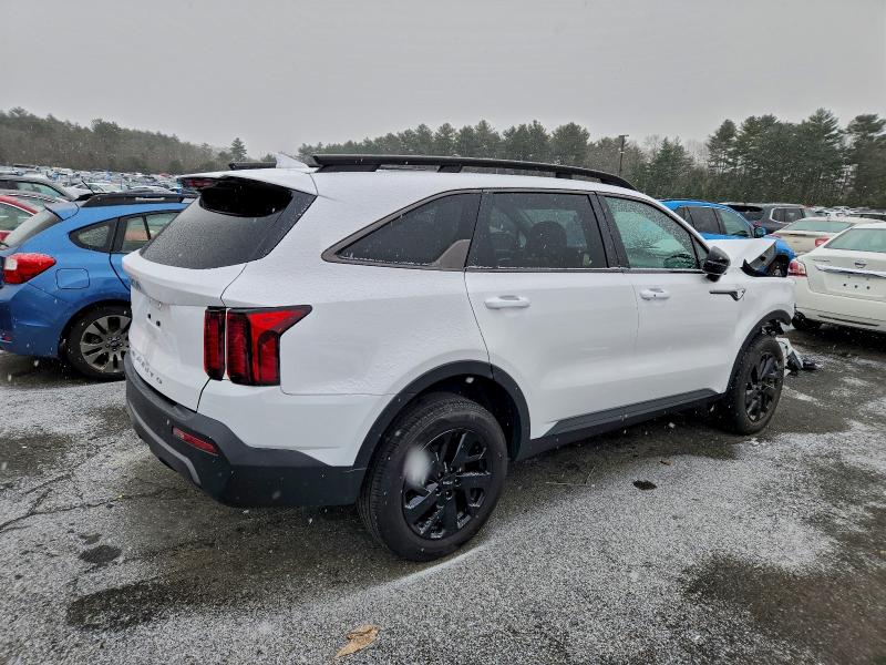 Photo 3 from auction – 2022 KIA SORENTO S with VIN 5XYRLDLC0NG083510