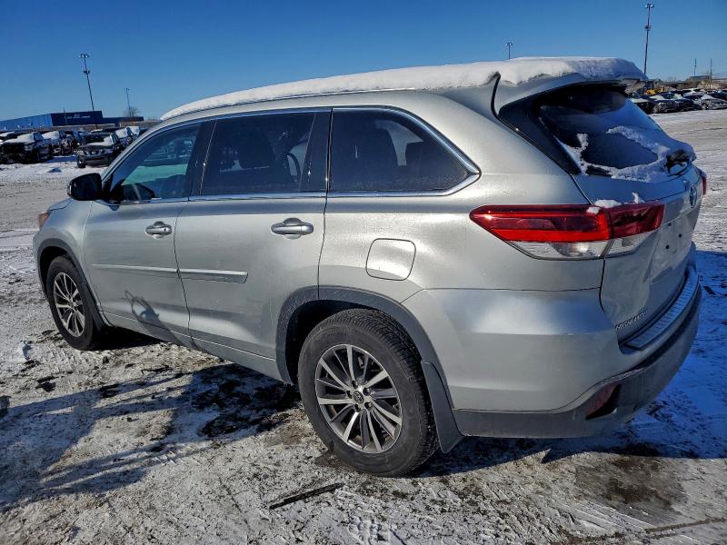 Photo 2 from auction – 2017 TOYOTA HIGHLANDER with VIN 5TDJZRFH4HS432885