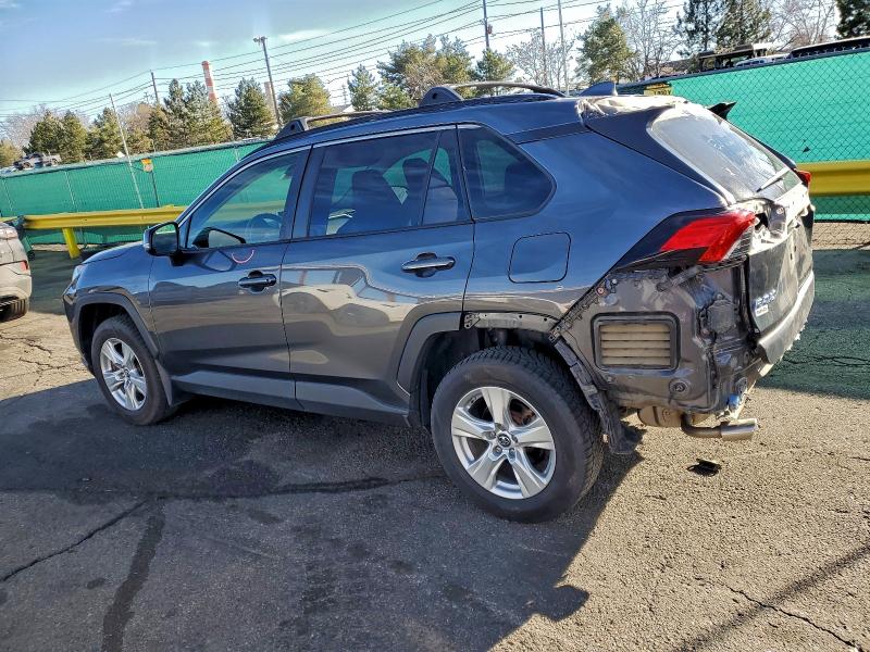 Photo 2 from auction – 2019 TOYOTA RAV4 XLE with VIN JTMP1RFV5KD008075