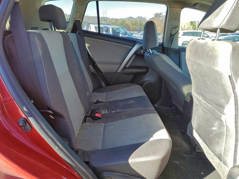 Photo 11 from auction – 2015 TOYOTA RAV4 XLE with VIN JTMRFREV8FD103876