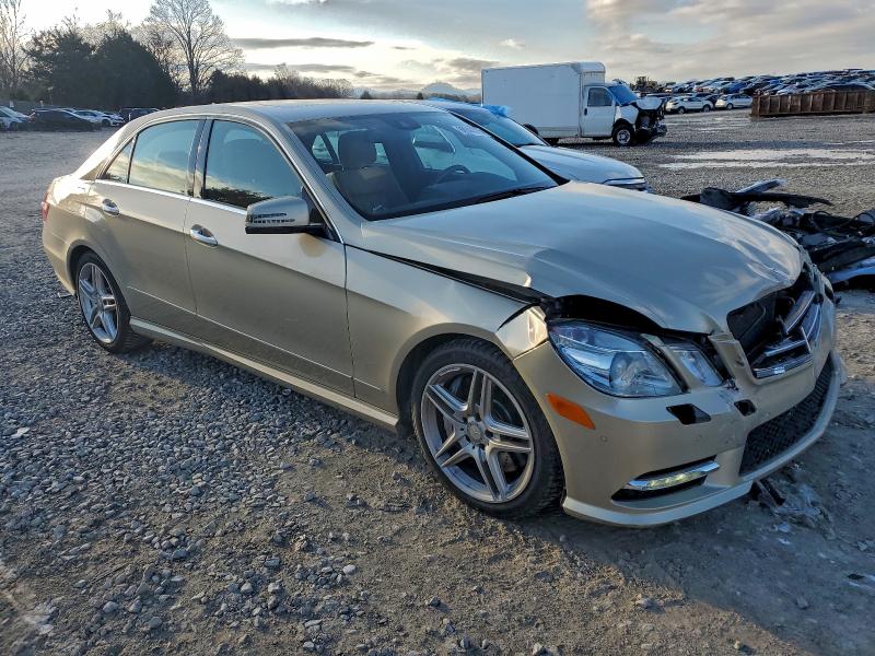 Photo 4 from auction – 2013 MERCEDES-BENZ E 550 4MAT with VIN WDDHF9BB1DA738125