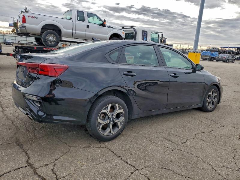 Photo 3 from auction – 2021 KIA FORTE FE with VIN 3KPF24AD1ME306361