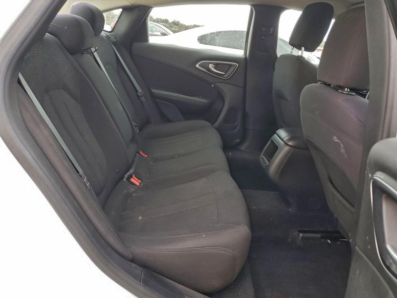 Photo 10 from auction – 2015 CHRYSLER 200 LIMITE with VIN 1C3CCCABXFN580721