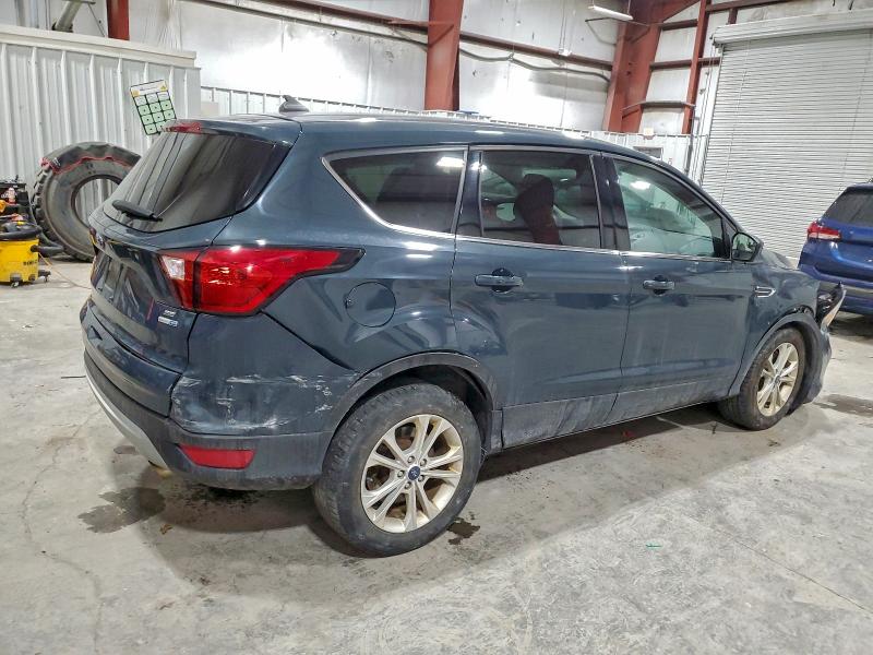 Photo 3 from auction – 2019 FORD ESCAPE SE with VIN 1FMCU9GDXKUB42734