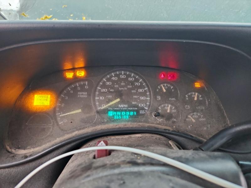 Photo 9 from auction – 2001 CHEVROLET SILVERADO with VIN 1GCEC14W91Z227377
