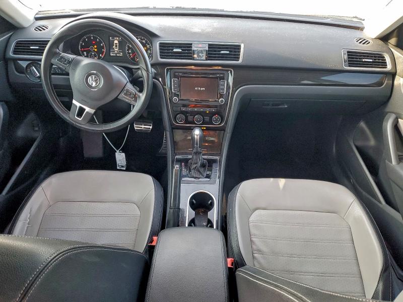 Photo 8 from auction – 2015 VOLKSWAGEN PASSAT SE with VIN 1VWBS7A34FC045368