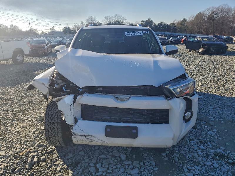 Photo 5 from auction – 2018 TOYOTA 4RUNNER with VIN JTEZU5JR4J5173283