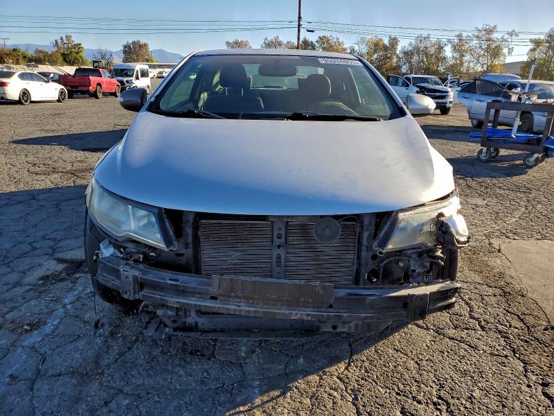 Photo 5 from auction – 2010 KIA FORTE SX with VIN KNAFW6A39A5304384