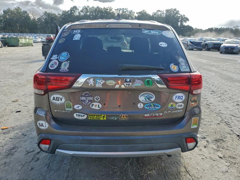 Photo 6 from auction – 2018 MITSUBISHI OUTLANDER with VIN JA4AD2A35JZ035234