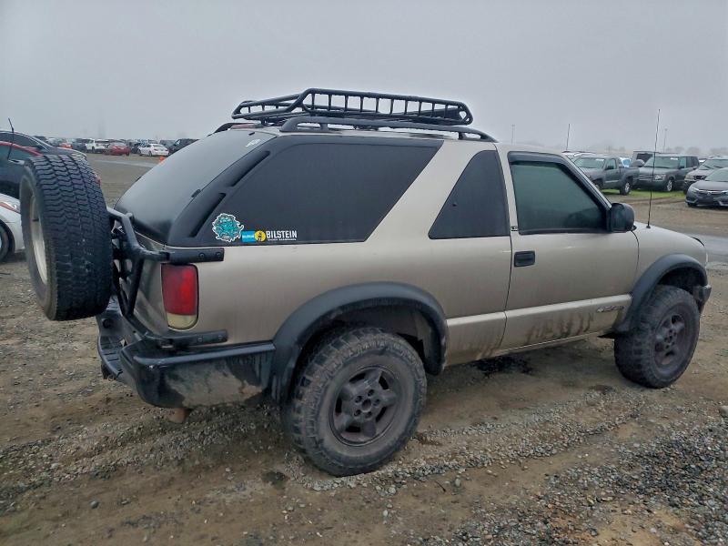 Photo 3 from auction – 2000 CHEVROLET BLAZER with VIN 1GNCT18W3YK201207