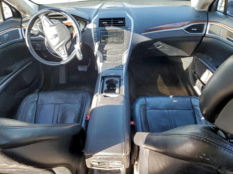 Photo 8 from auction – 2016 LINCOLN MKZ with VIN 3LN6L2J93GR615836
