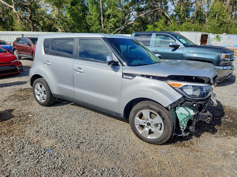 Photo 4 from auction – 2017 KIA SOUL with VIN KNDJN2A22H7490199