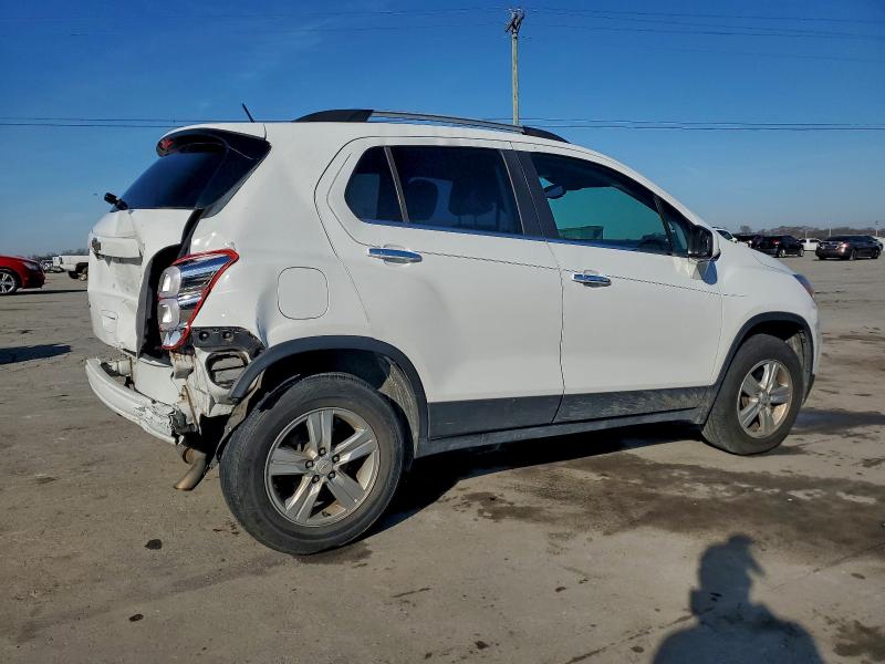 Photo 3 from auction – 2020 CHEVROLET TRAX 1LT with VIN KL7CJPSB7LB064835