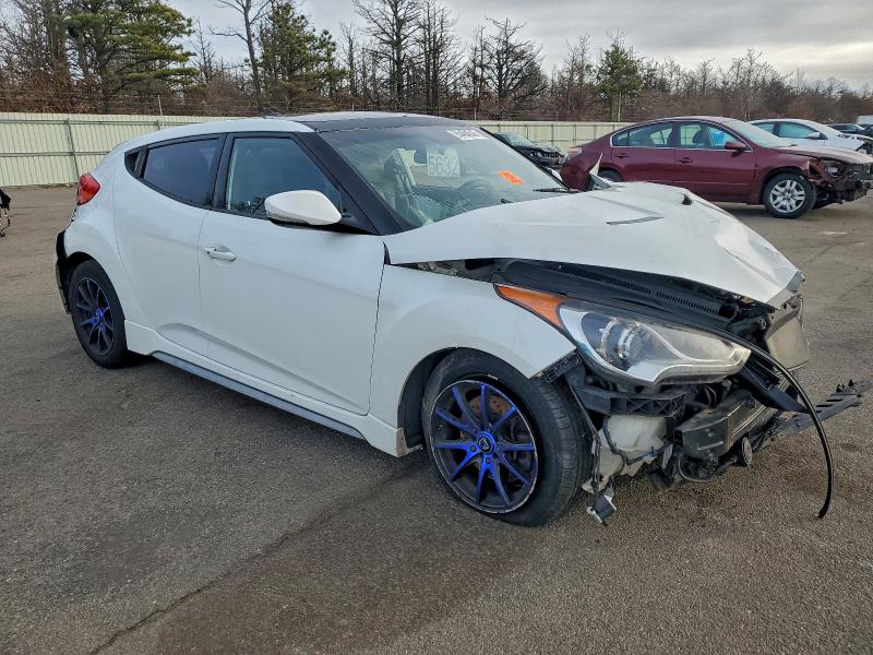 Photo 4 from auction – 2013 HYUNDAI VELOSTER T with VIN KMHTC6AE2DU122855