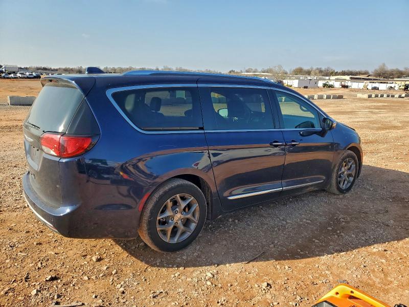 Photo 3 from auction – 2018 CHRYSLER PACIFICA L with VIN 2C4RC1GG5JR320512