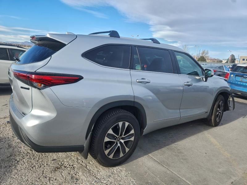 Photo 3 from auction – 2022 TOYOTA HIGHLANDER with VIN 5TDHBRCH4NS547151