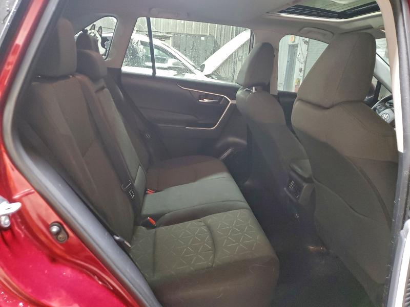 Photo 10 from auction – 2021 TOYOTA RAV4 with VIN 2T3P1RFV9MW233346