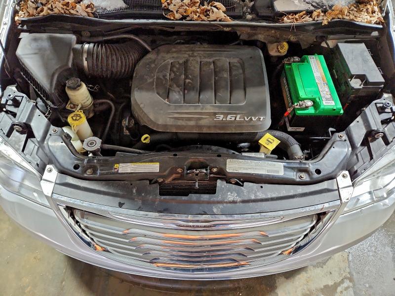 Photo 12 from auction – 2012 CHRYSLER TOWN & COU with VIN 2C4RC1BG3CR127365