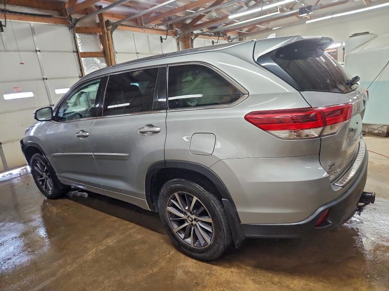 Photo 2 from auction – 2018 TOYOTA HIGHLANDER with VIN 5TDJZRFH5JS827339