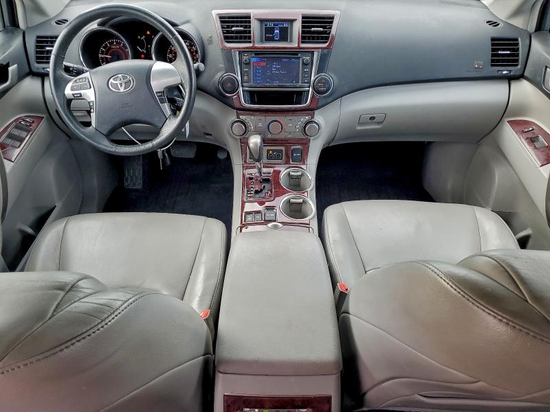 Photo 8 from auction – 2013 TOYOTA HIGHLANDER with VIN 5TDBK3EH5DS179061