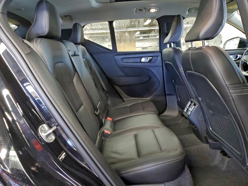 Photo 11 from auction – 2025 VOLVO XC40 CORE with VIN YV4L12UJ2S2603898