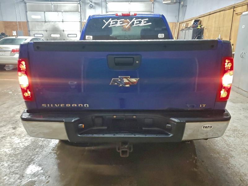 Photo 6 from auction – 2011 CHEVROLET SILVERADO with VIN 1GCRKSE32BZ232971
