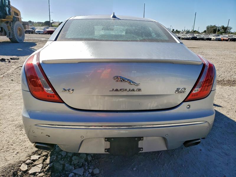 Photo 6 from auction – 2015 JAGUAR XJ with VIN SAJWJ1CD5F8V87142