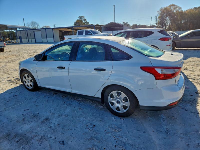 Photo 2 from auction – 2014 FORD FOCUS S with VIN 1FADP3E24EL112580