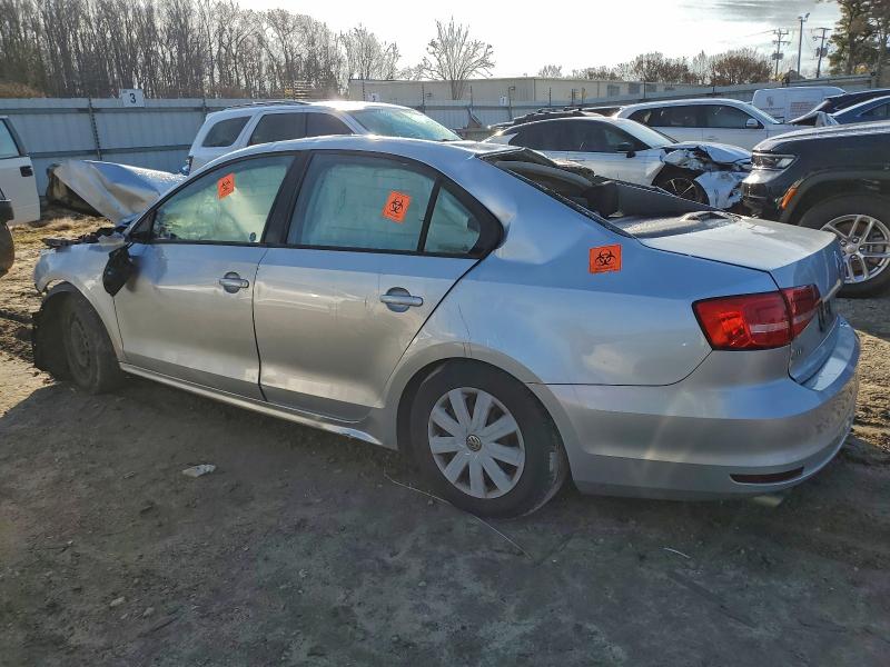 Photo 2 from auction – 2015 VOLKSWAGEN JETTA BASE with VIN 3VW2K7AJ1FM268898