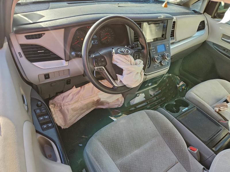 Photo 8 from auction – 2017 TOYOTA SIENNA LE with VIN 5TDKZ3DC7HS894592