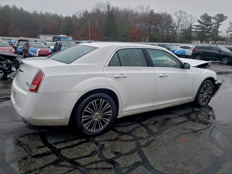 Photo 3 from auction – 2013 CHRYSLER 300 S with VIN 2C3CCAGG3DH547461