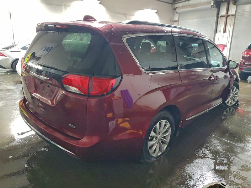 Photo 3 from auction – 2017 CHRYSLER PACIFICA T with VIN 2C4RC1BG7HR611367
