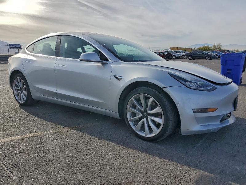 Photo 4 from auction – 2018 TESLA MODEL 3 with VIN 5YJ3E1EA2JF017858