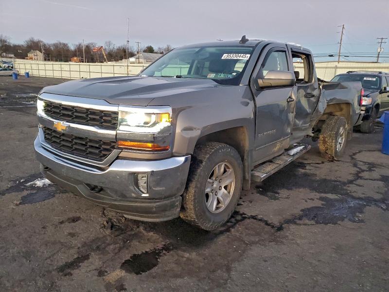 CHEVROLET SILVERADO 2017 with VIN 3GCUKRECXHG331601 - Photo from auction