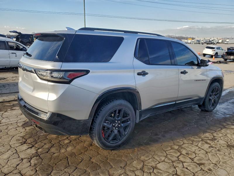 Photo 3 from auction – 2019 CHEVROLET TRAVERSE with VIN 1GNERKKW2KJ214467