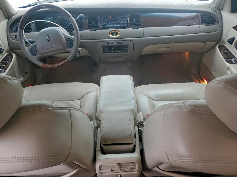 Photo 8 from auction – 2000 LINCOLN TOWN CAR C with VIN 1LNHM83WXYY823968