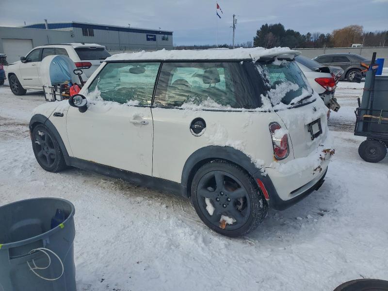 Photo 2 from auction – 2004 MINI COOPER with VIN WMWRE33484TD85157