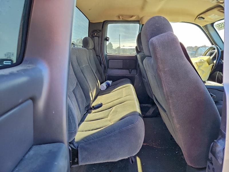 Photo 10 from auction – 2005 CHEVROLET SILVERADO with VIN 2GCEC19V551181688