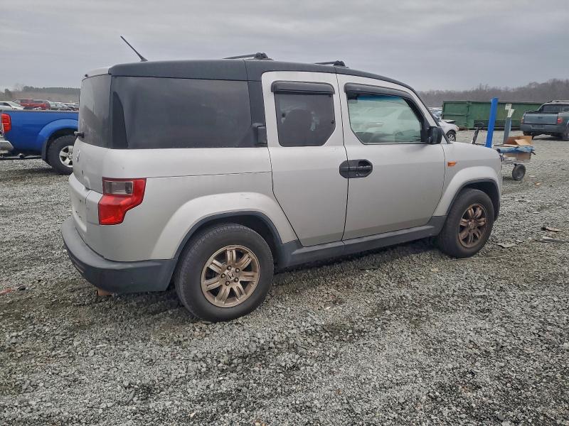 Photo 3 from auction – 2010 HONDA ELEMENT LX with VIN 5J6YH1H33AL005624